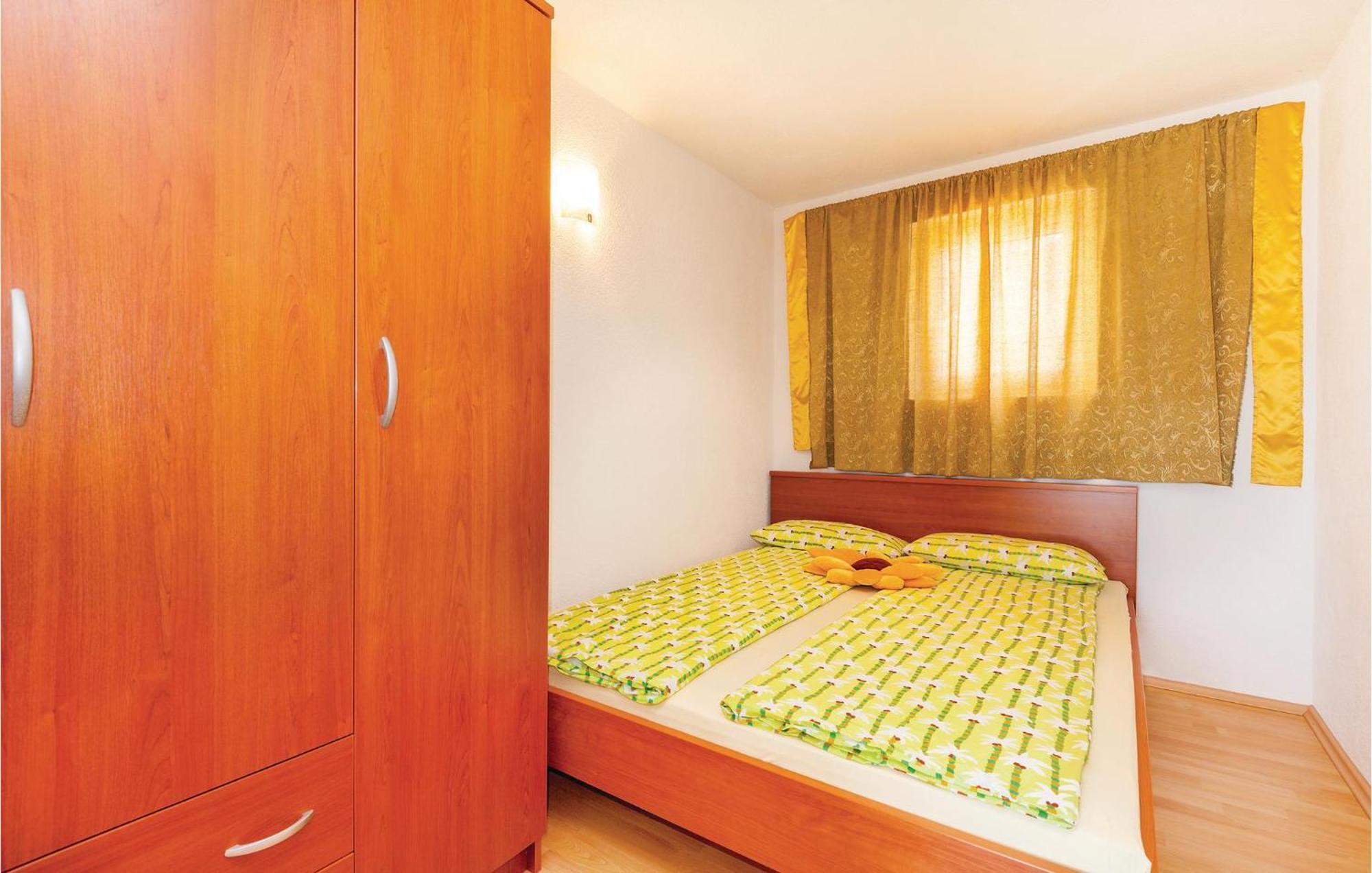 Gorgeous Apartment In Klenovica With Kitchen Εξωτερικό φωτογραφία